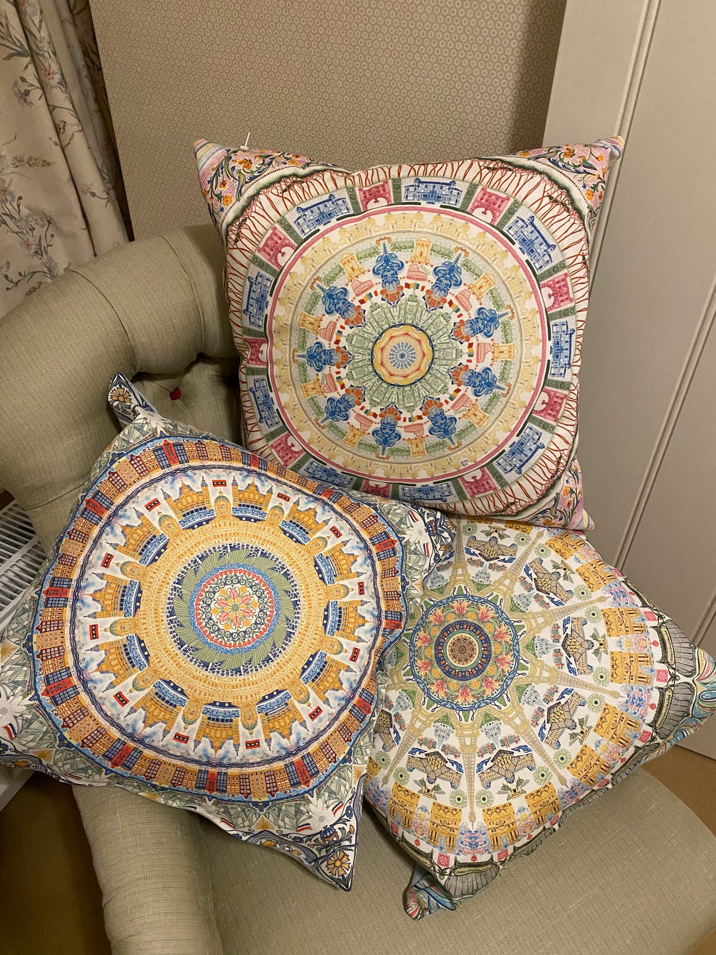 Rome themed cushion cover with cushion pad